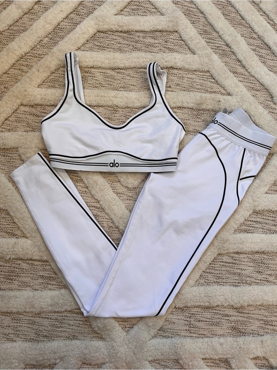 ALO Yoga Pants - Set!(2)ALO Airbrush HighWaist Heart Throb Legging XS & Bra S White Black